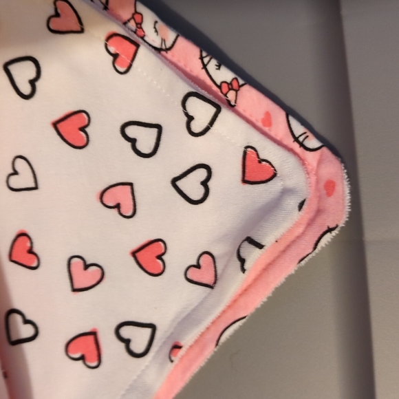 Baby Elements 5 piece Bandana Bib  and 3D Sock Set Cats Hearts Pink - Picture 3 of 7